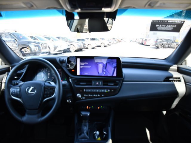 Certified 2025 Lexus ES 350 w/ Premium Package image 19