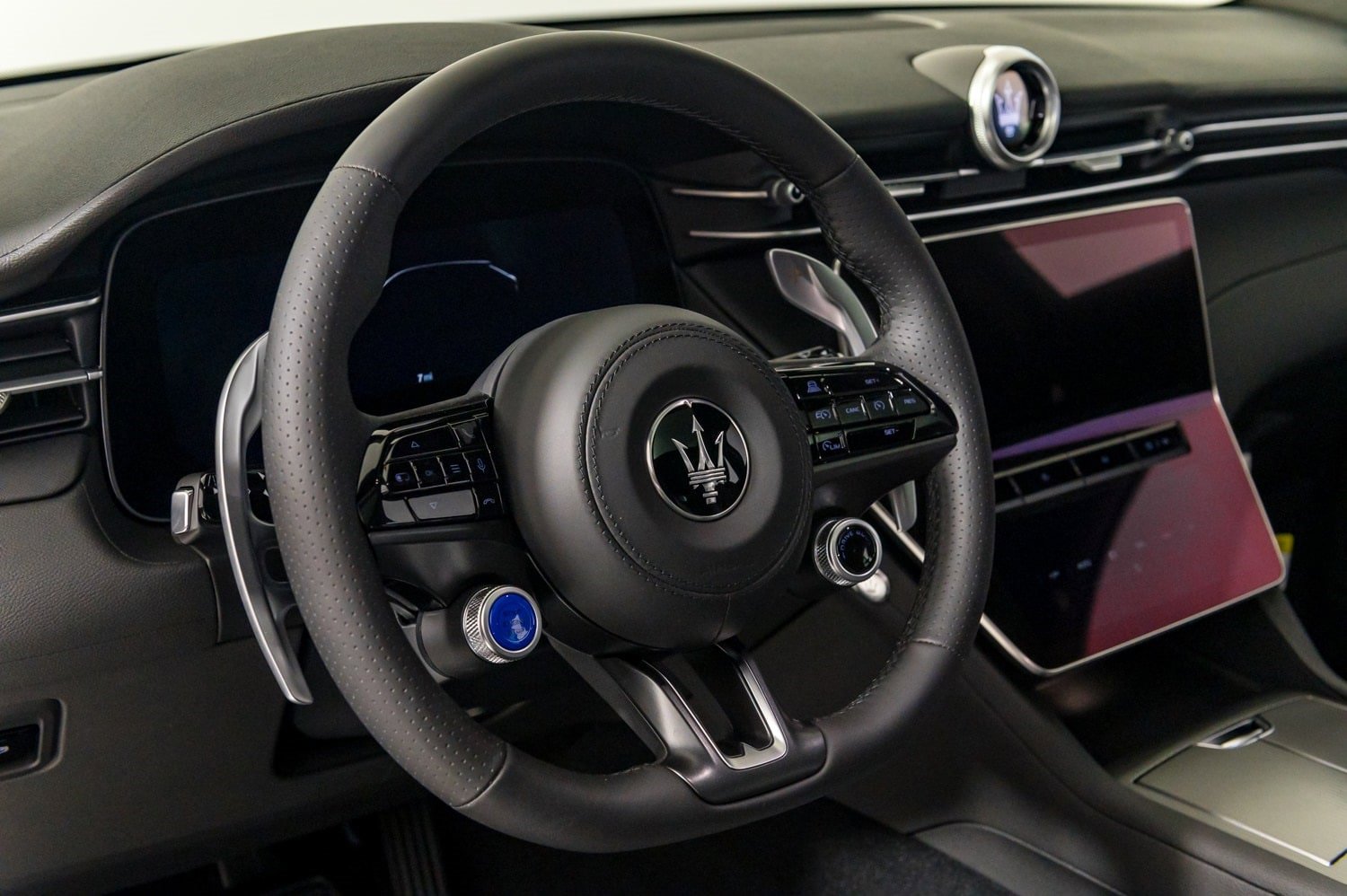 Used 2024 Maserati Grecale GT image 15