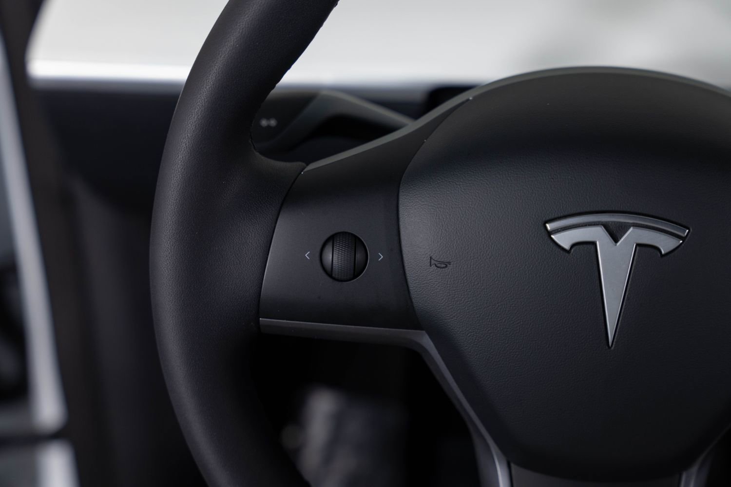 Used 2021 Tesla Model Y Long Range image 33