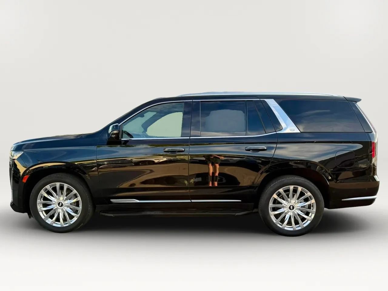 Used 2023 Cadillac Escalade Premium Luxury w/ Performance Package image 4