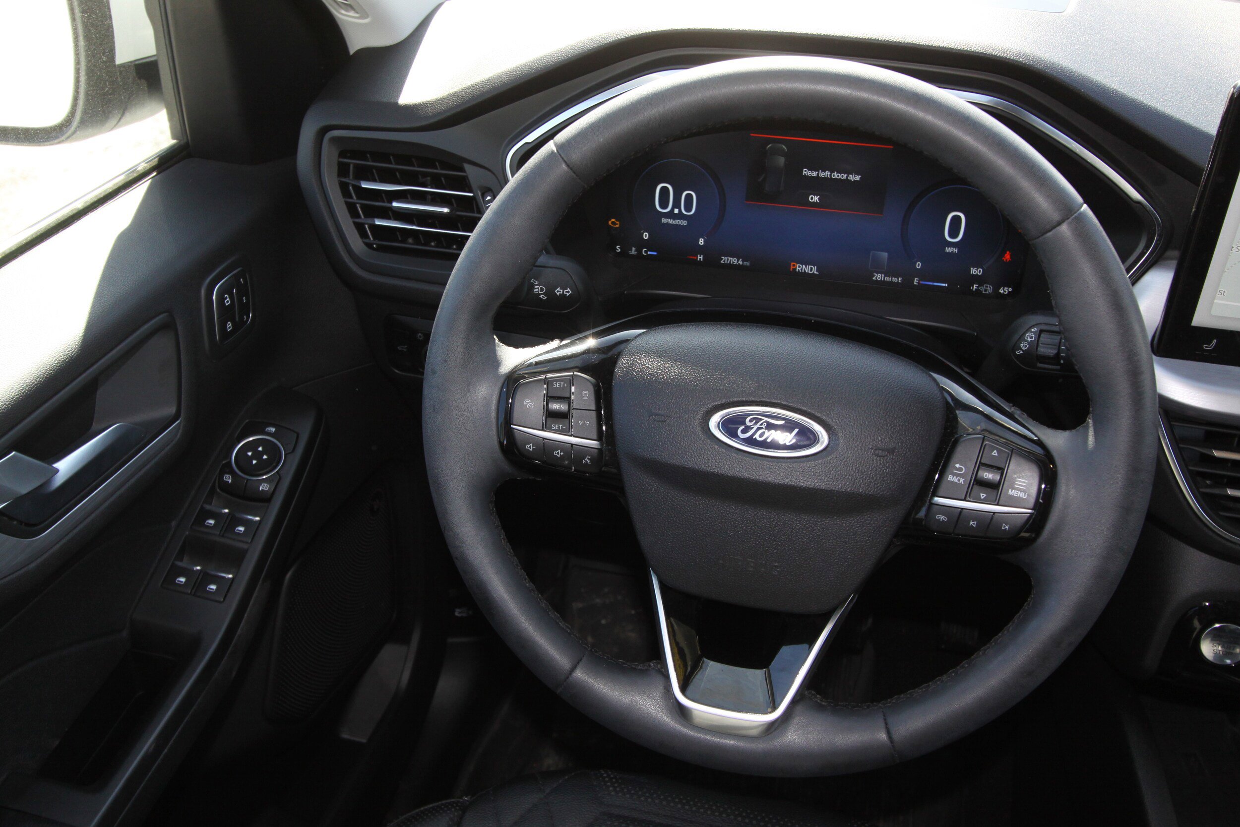 Used 2023 Ford Escape Platinum w/ Premium Technology Package AWD/4WD image 14
