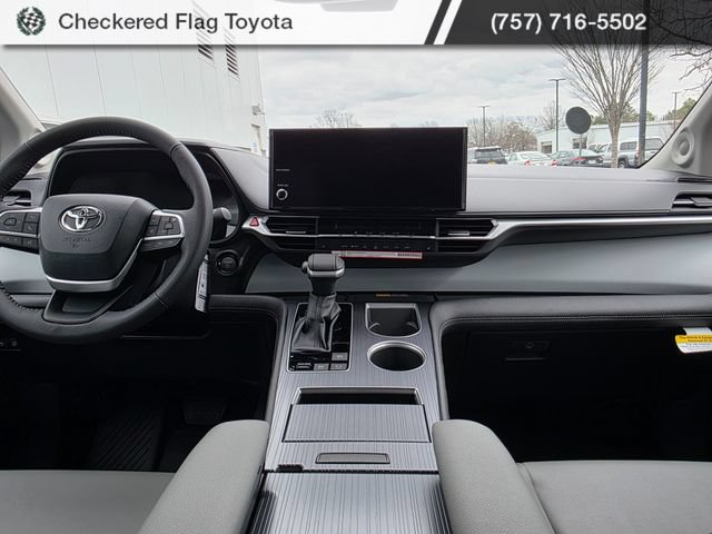 New 2026 Toyota Sienna XLE AWD/4WD image 5