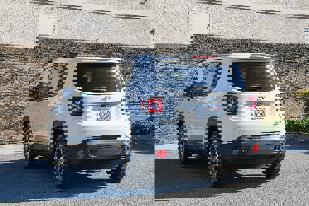 Used 2016 Jeep Renegade Sport w/ Power & Air Group image 9