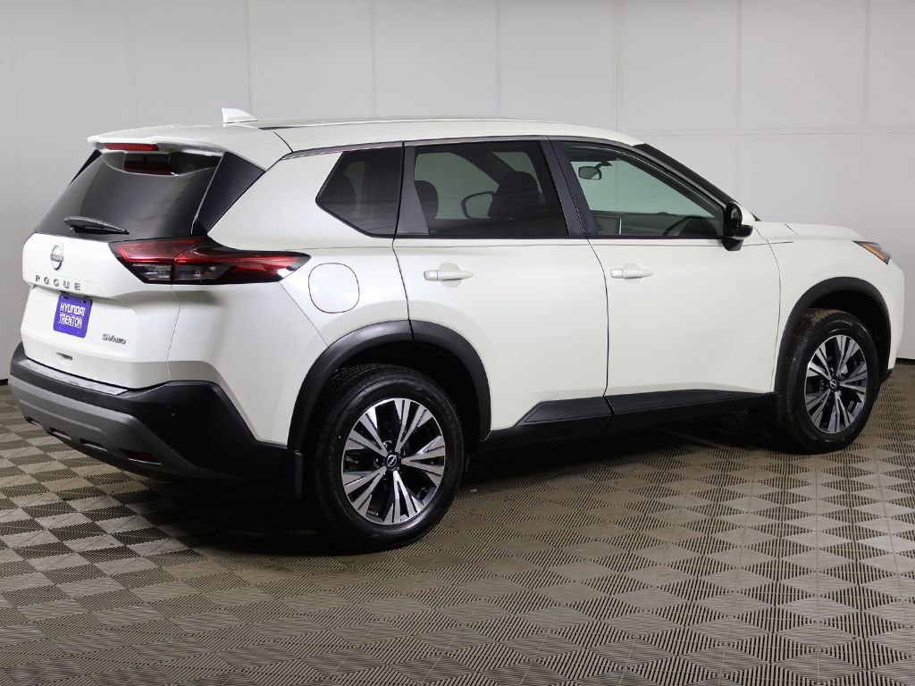 Used 2022 Nissan Rogue SV image 8