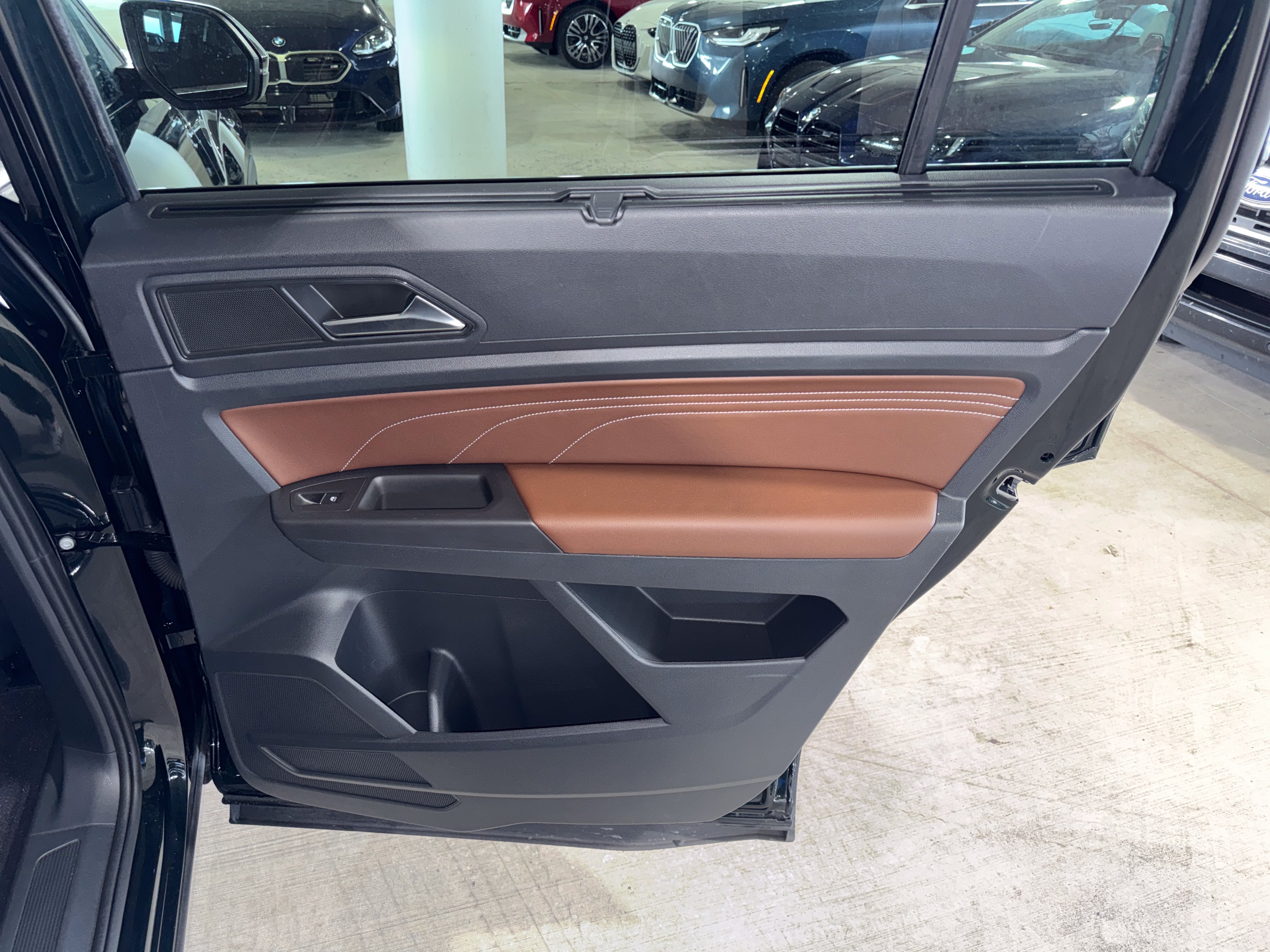 Used 2022 Volkswagen Atlas SEL AWD/4WD image 11