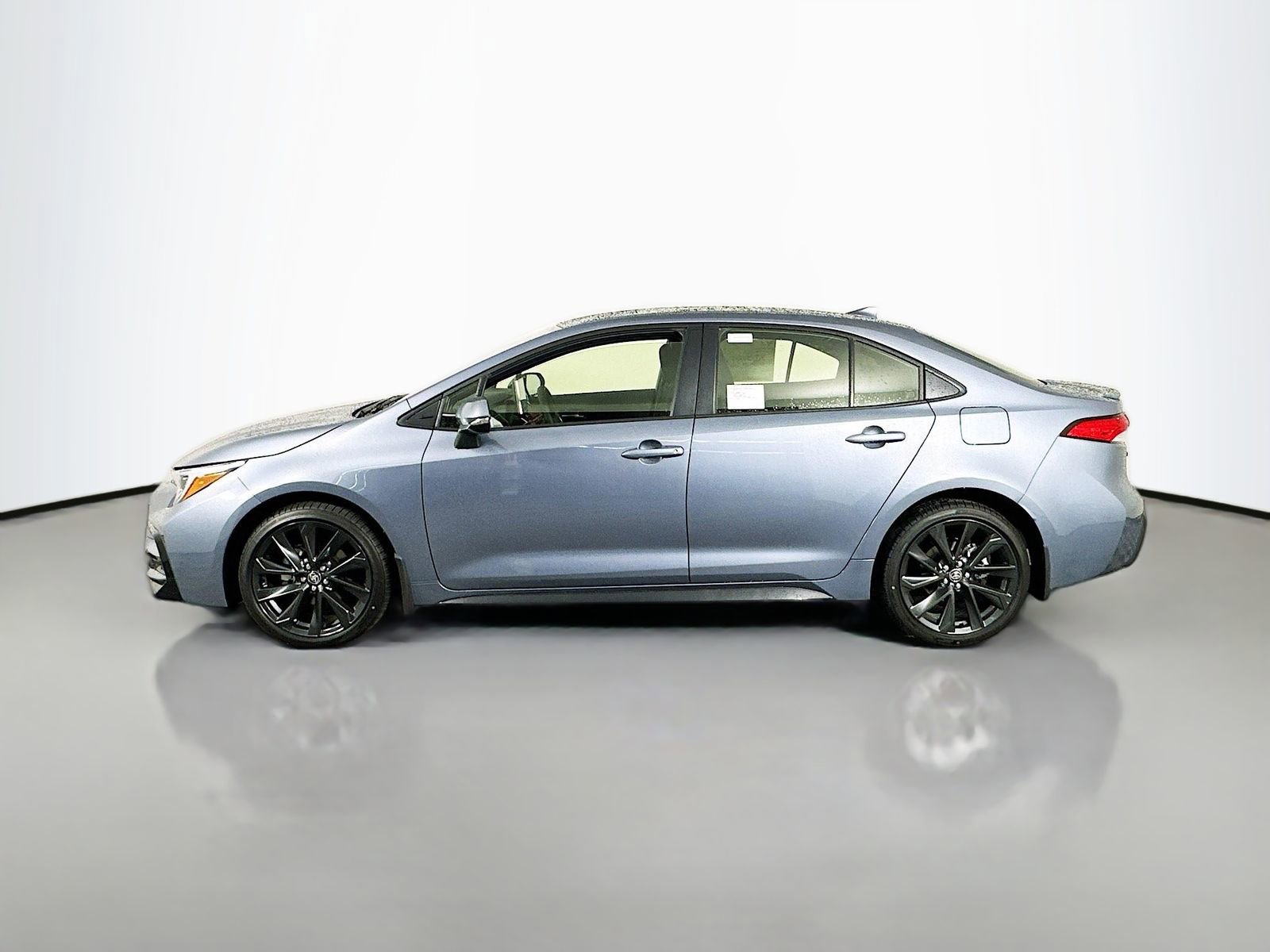Used 2026 Toyota Corolla SE w/ SE Package FWD image 4
