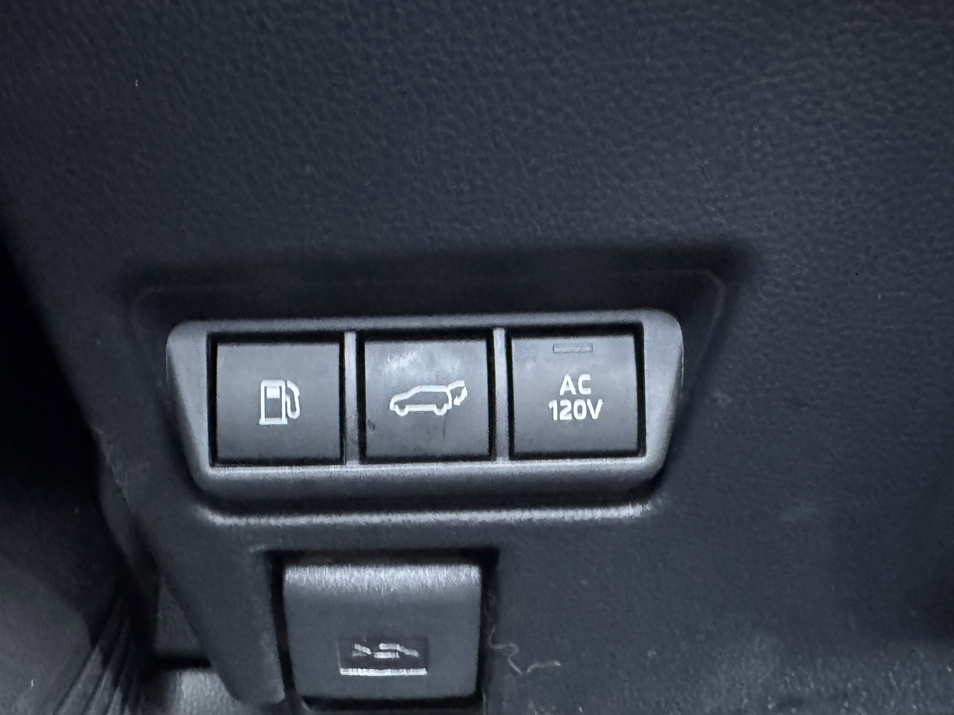 Used 2023 Toyota Prius Prime Premium FWD image 34