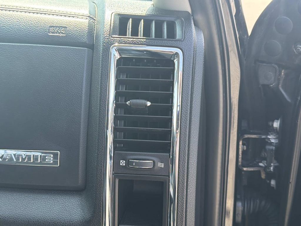Used 2019 RAM 1500 Laramie w/ Convenience Group AWD/4WD image 27