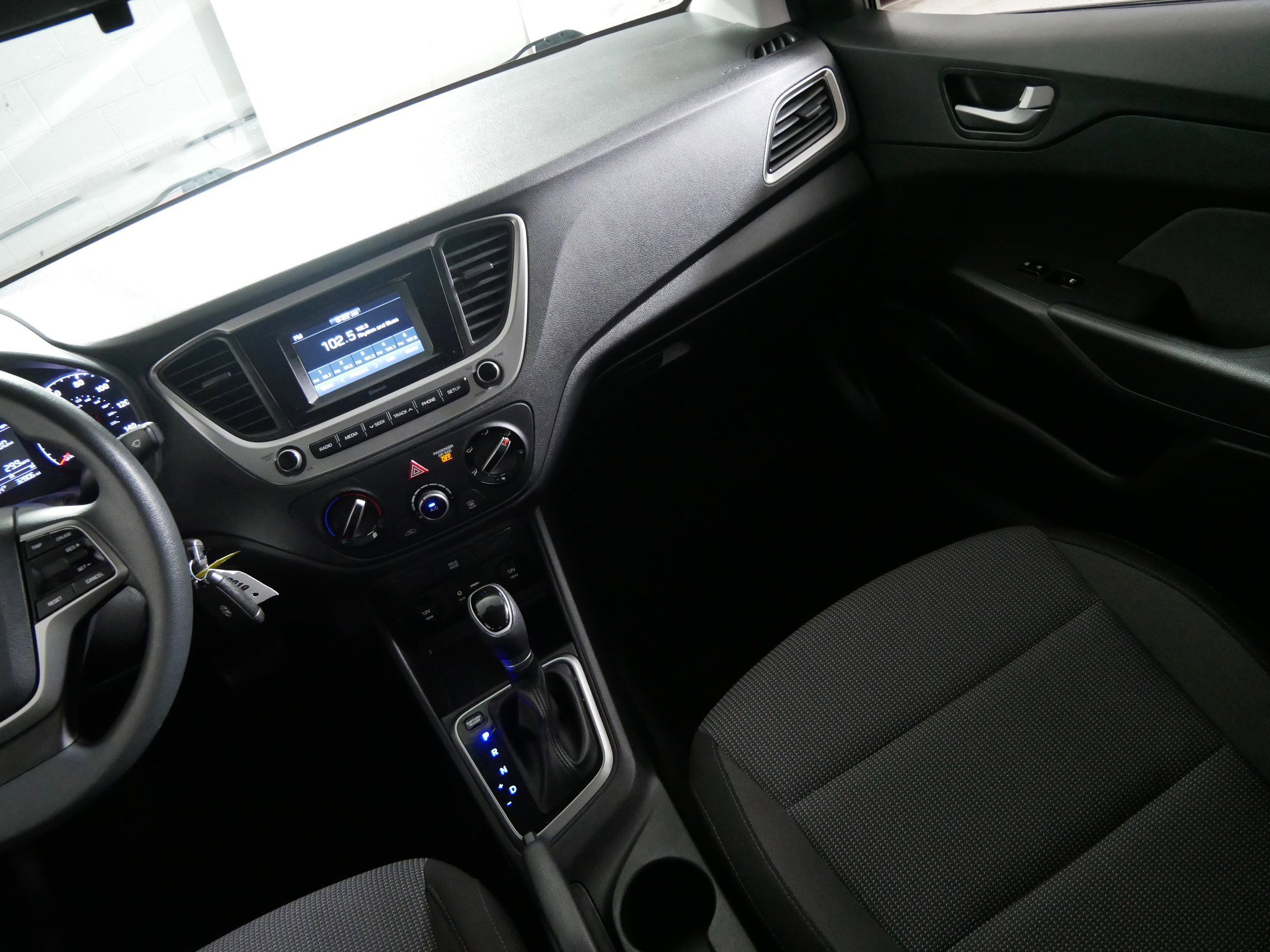 Used 2018 Hyundai Accent SE FWD image 11