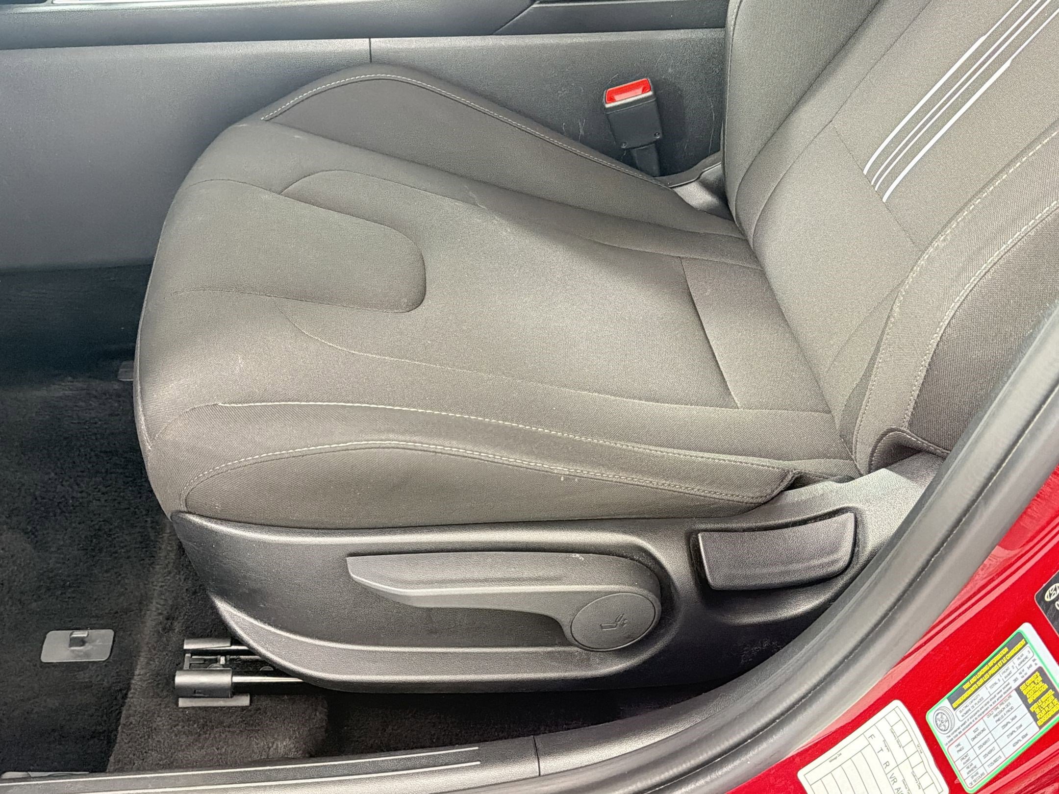 Used 2025 Hyundai Elantra SEL FWD image 14