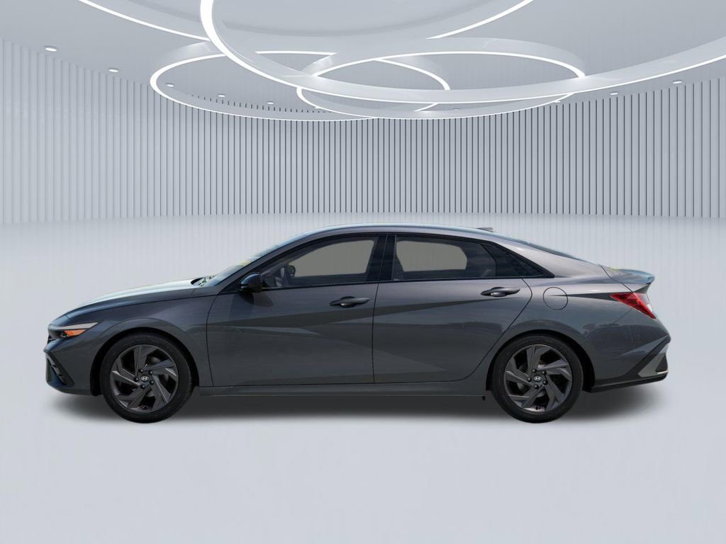 New 2026 Hyundai Elantra Sport FWD image 3