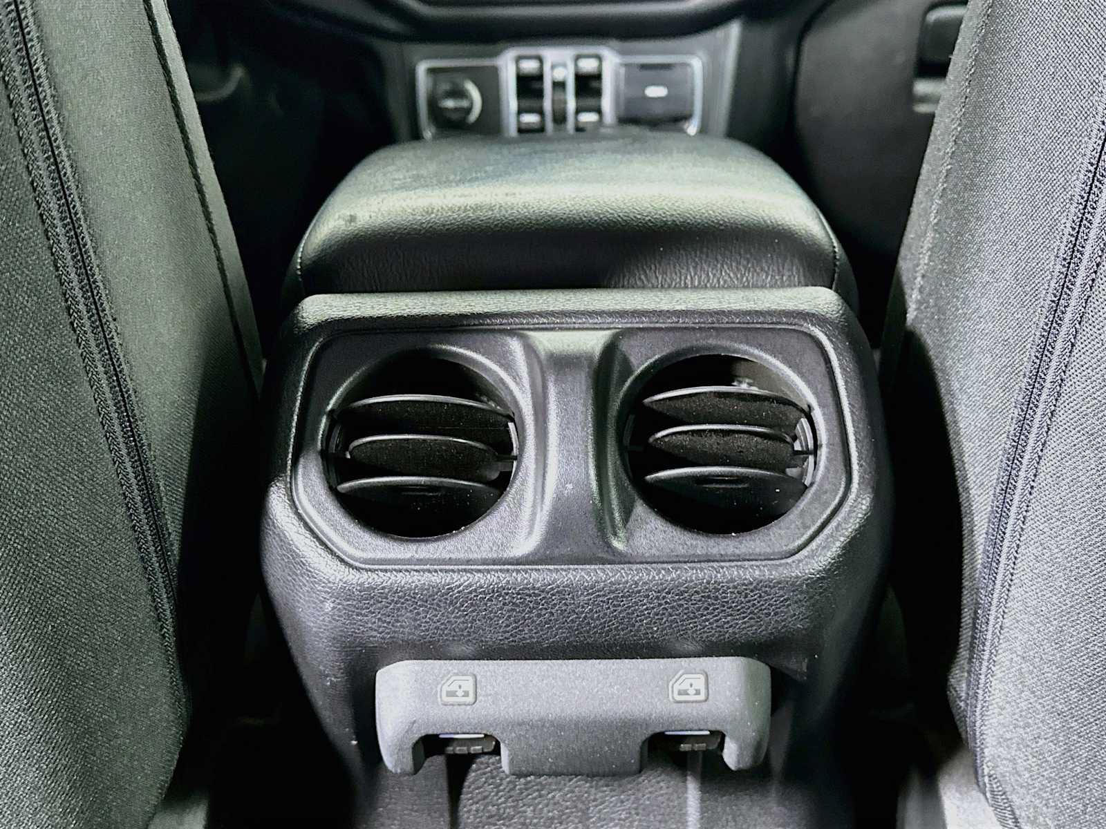 Used 2018 Jeep Wrangler Unlimited Sport S AWD/4WD image 22