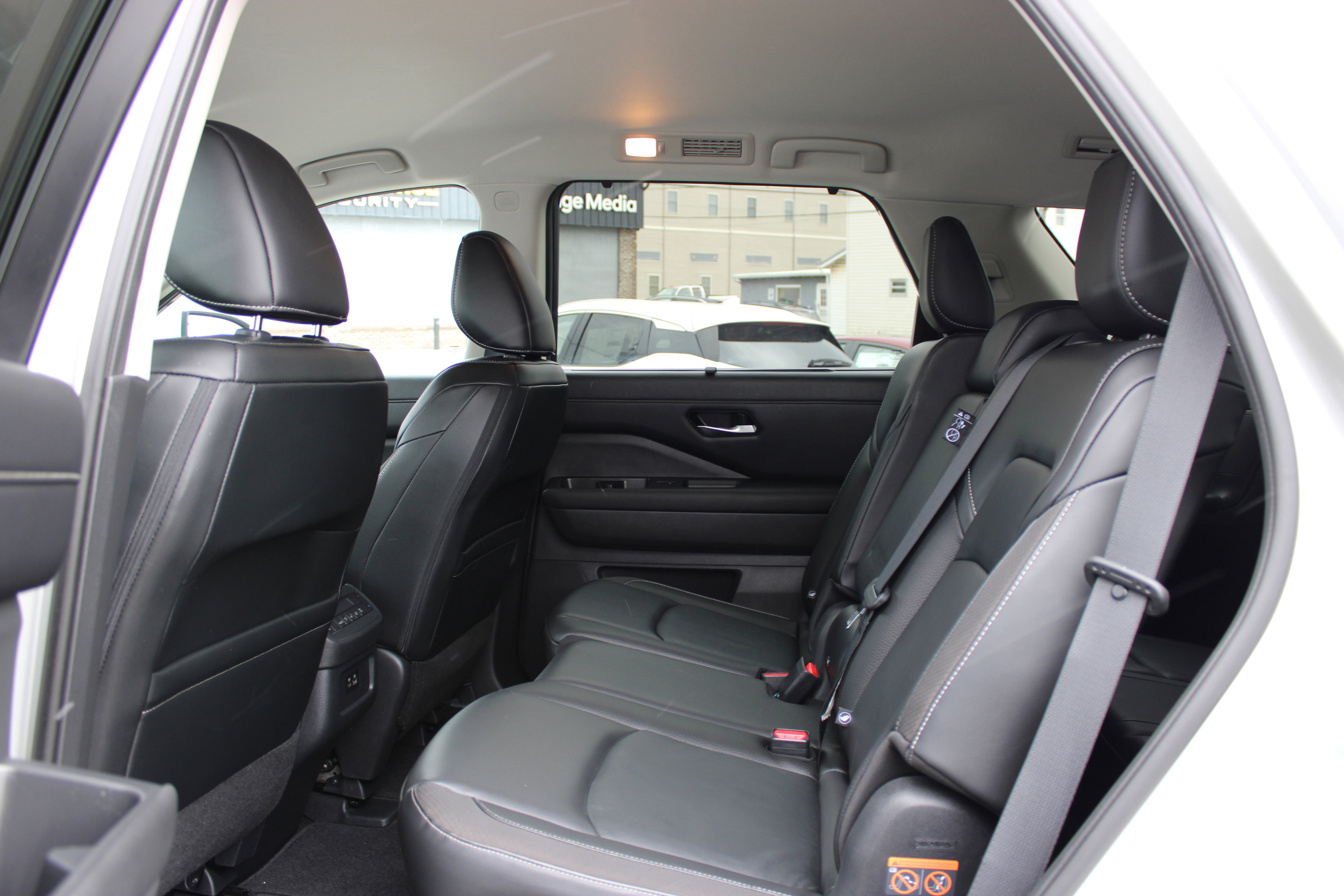 Certified 2023 Nissan Pathfinder SL image 13