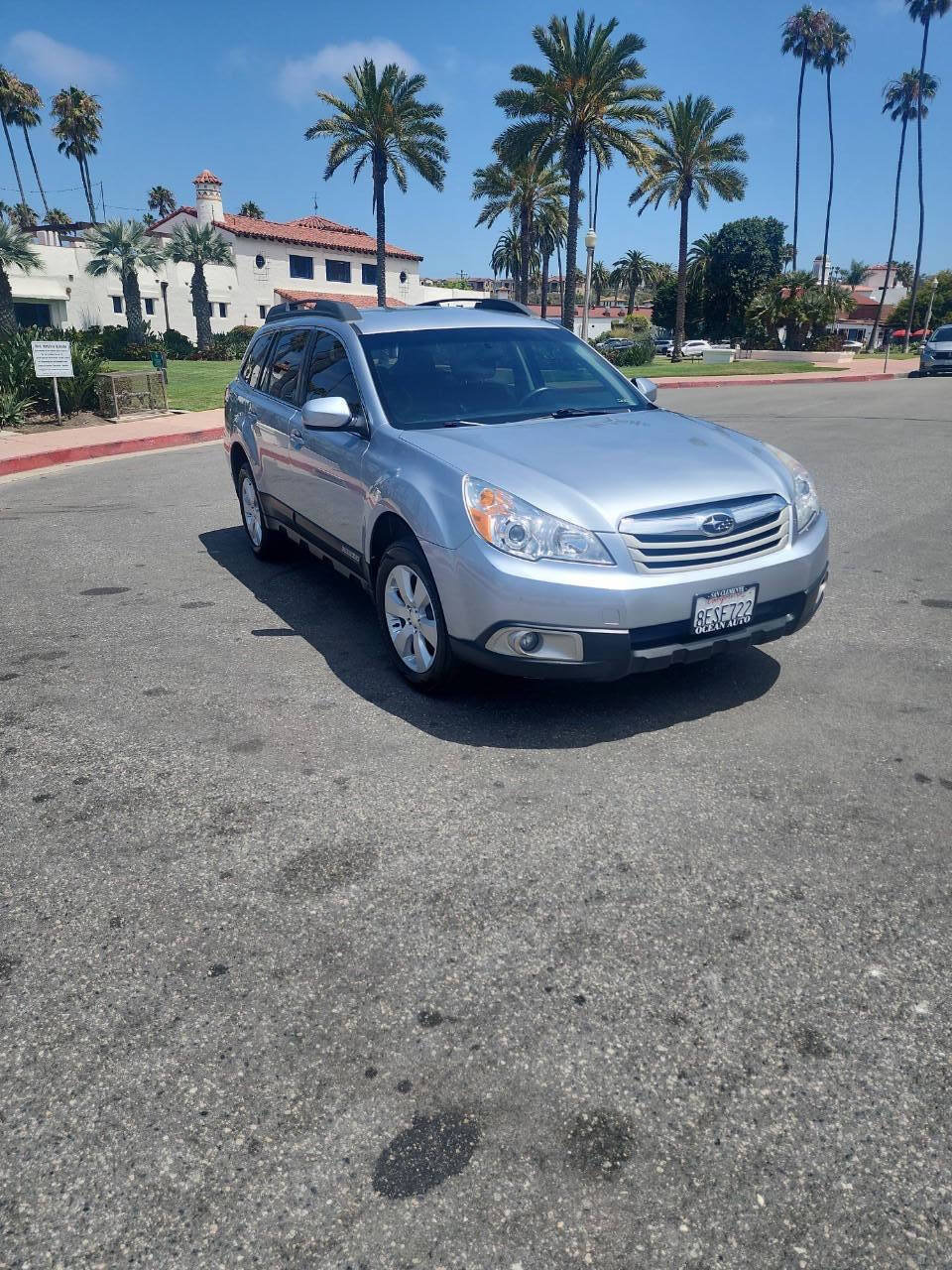 Used 2012 Subaru Outback 2.5i Premium w/ All-Weather Pkg AWD/4WD image 4