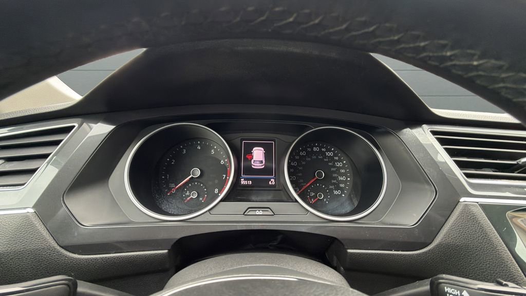 Used 2020 Volkswagen Tiguan SE AWD/4WD image 12