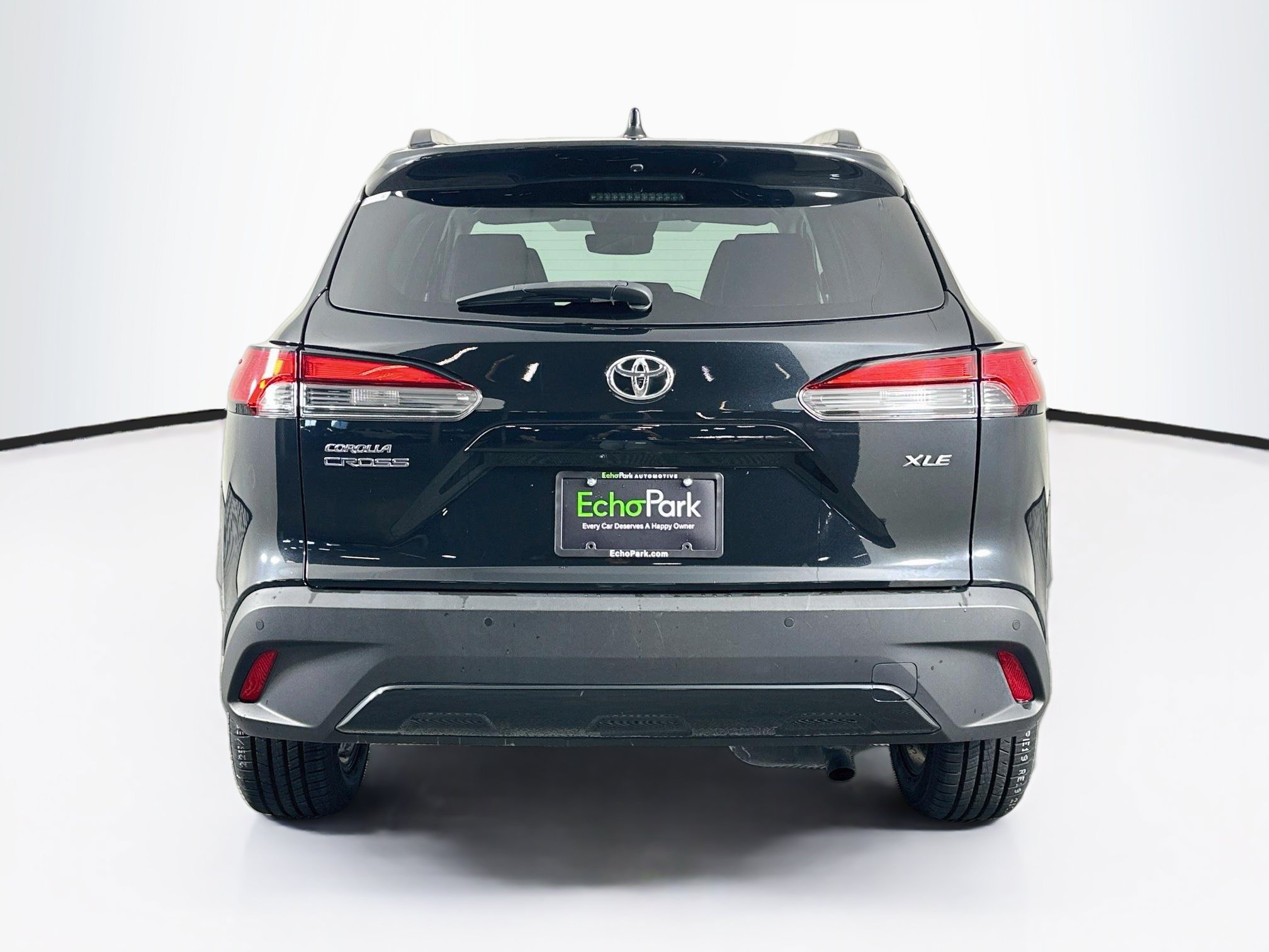 Used 2025 Toyota Corolla Cross XLE FWD image 7