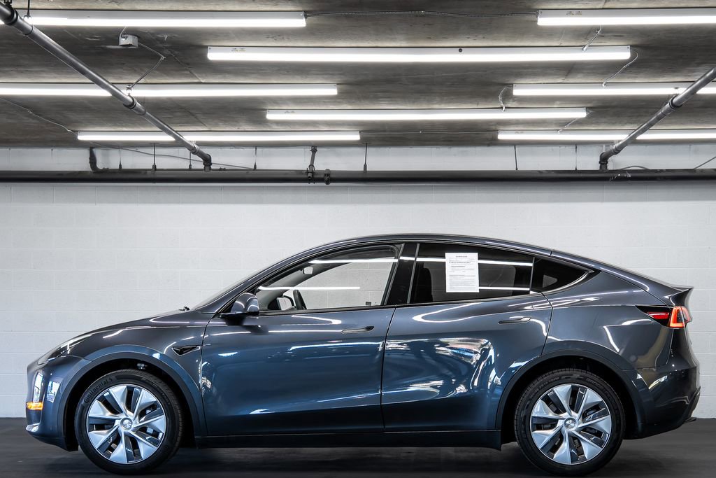 Used 2023 Tesla Model Y Long Range image 2