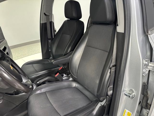 Used 2019 Chevrolet Trax LT w/ LT Convenience Package FWD image 13