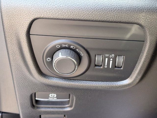 Used 2024 Jeep Grand Cherokee L Laredo AWD/4WD image 23