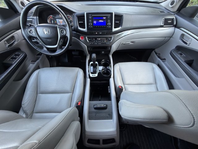 Used 2017 Honda Ridgeline RTL image 11