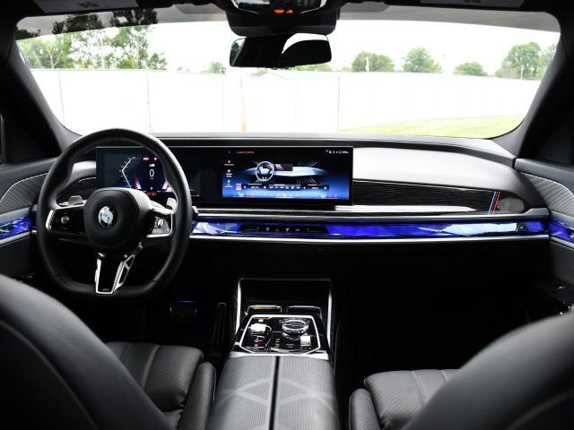 Used 2025 BMW 740i xDrive w/ Executive Package AWD/4WD image 24