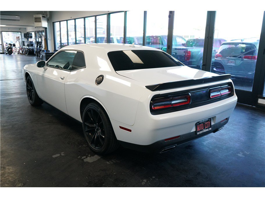 Used 2018 Dodge Challenger SXT Plus RWD image 5