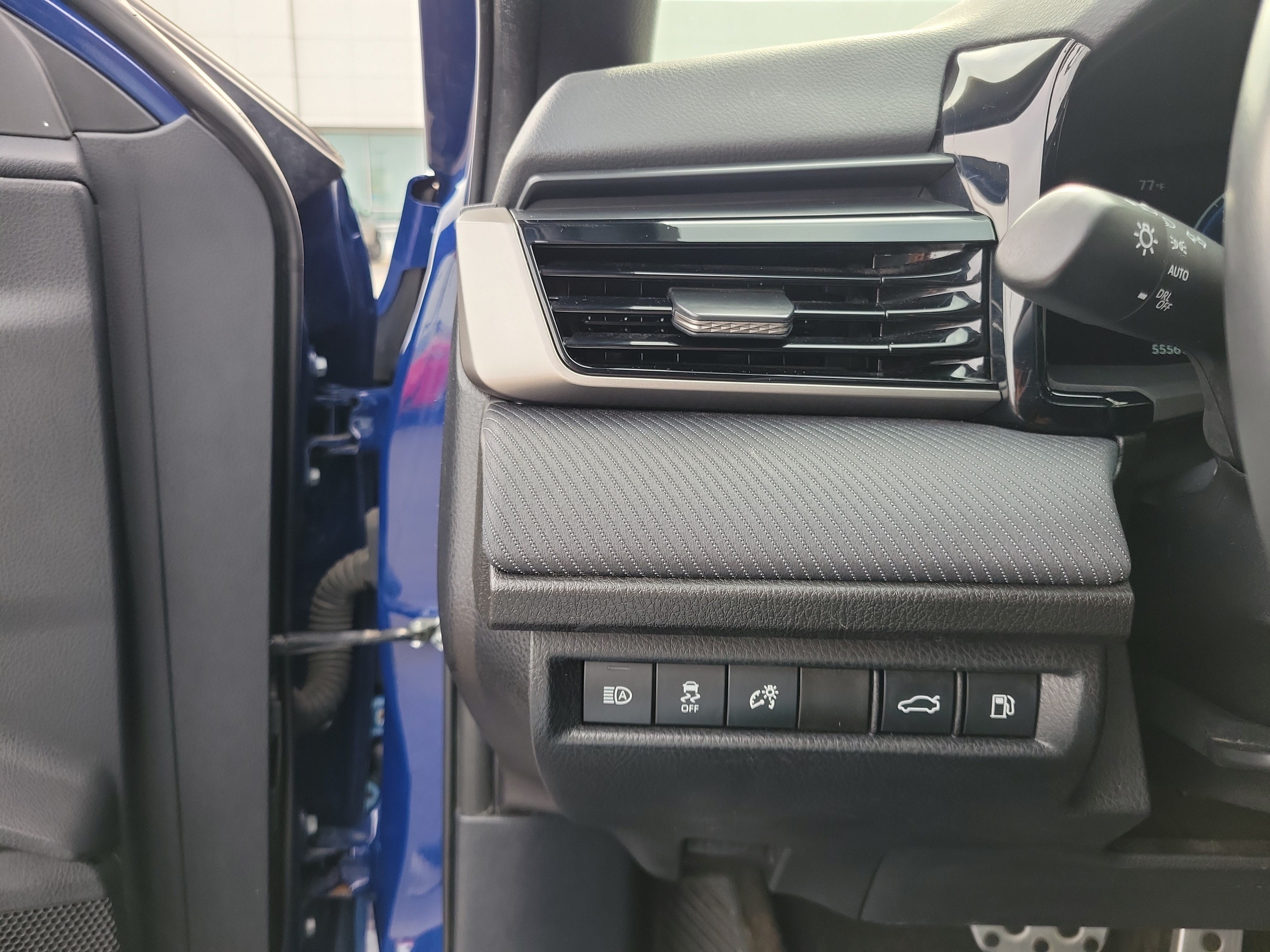 Used 2025 Toyota Camry SE FWD image 20