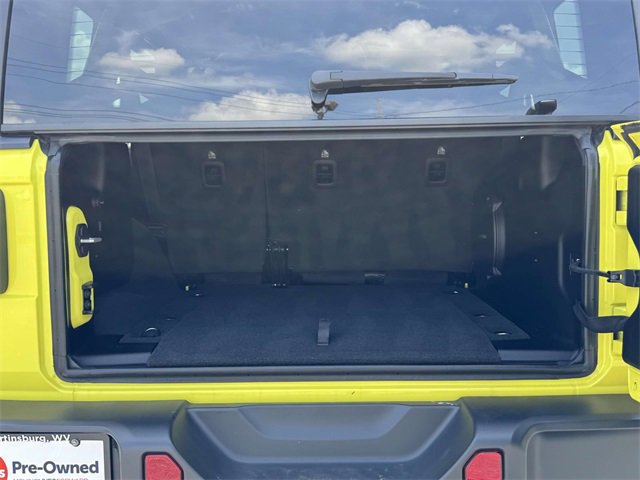 Used 2022 Jeep Wrangler Unlimited Sahara w/ Cold Weather Group image 16