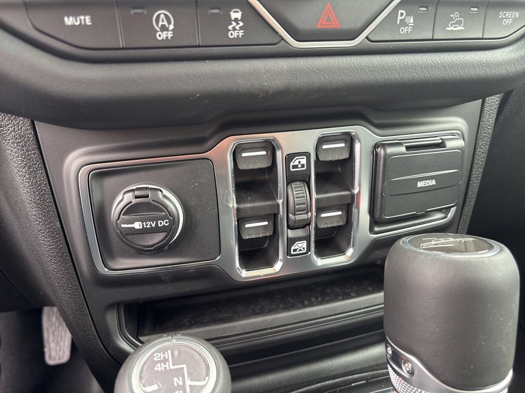 New 2026 Jeep Gladiator Sport AWD/4WD image 30