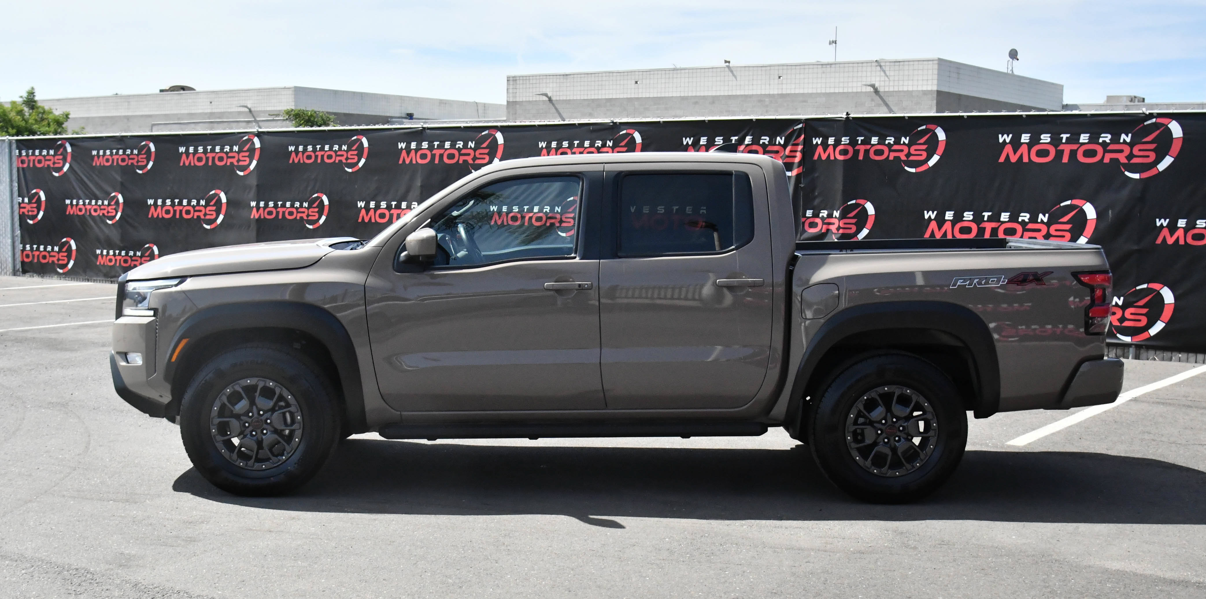 Used 2023 Nissan Frontier PRO-4X w/ Pro-4X Premium Package AWD/4WD image 4