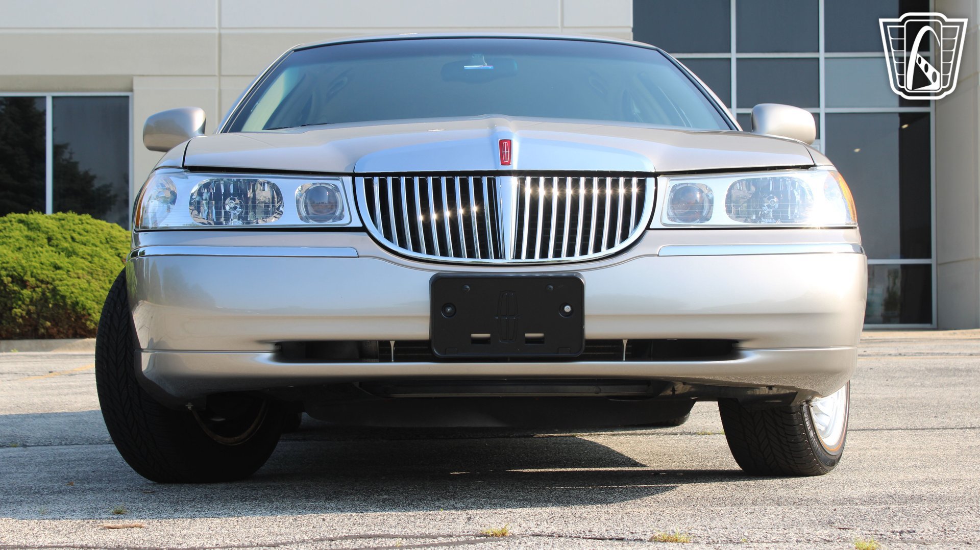 Used 2002 Lincoln Town Car Executive RWD image 37