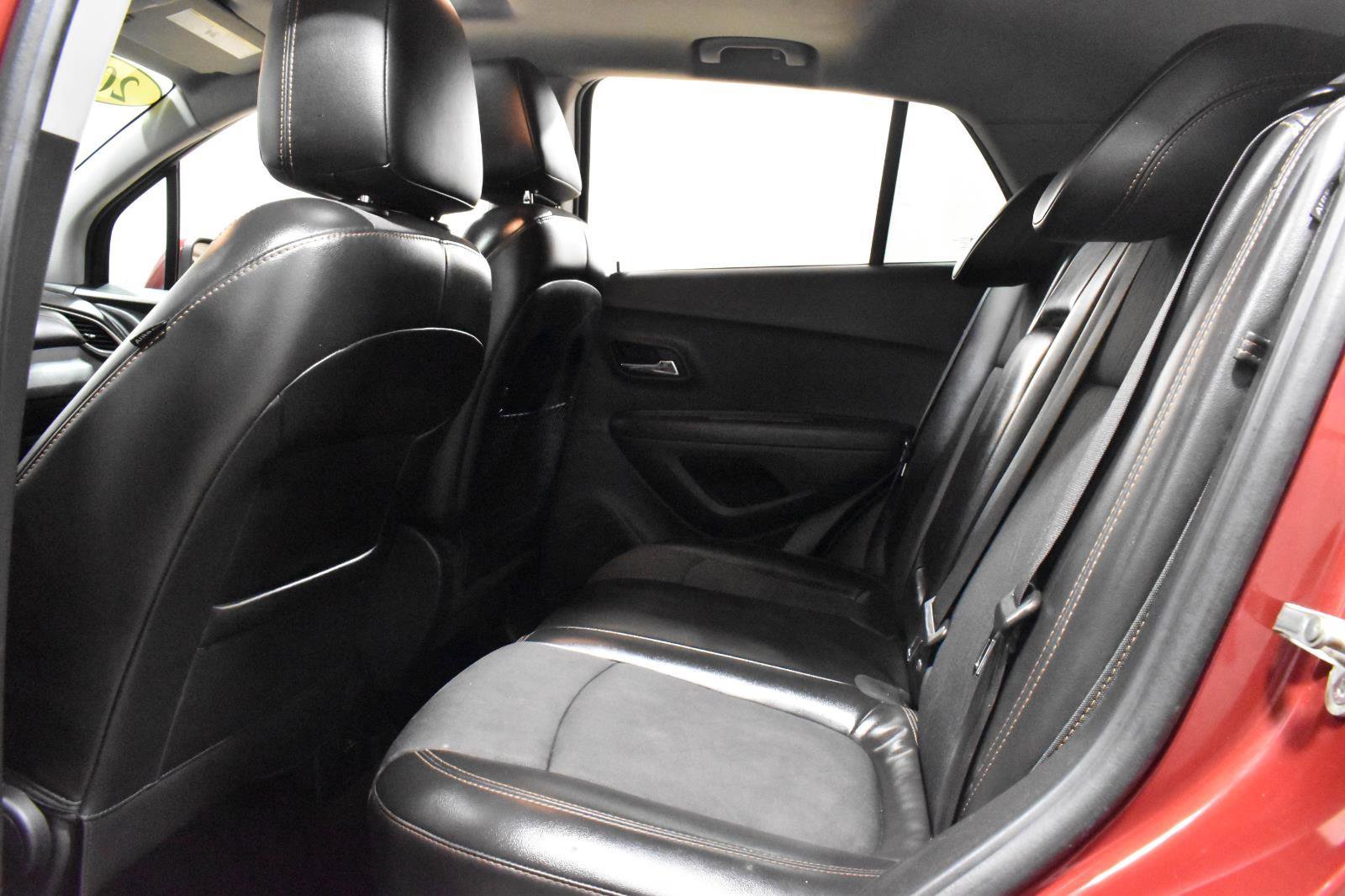 Used 2020 Chevrolet Trax LT w/ Sun & Sound Package image 6