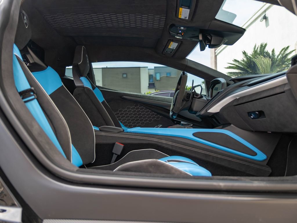 Used 2025 Lamborghini Revuelto AWD/4WD image 21