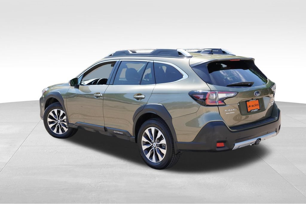 Used 2025 Subaru Outback Touring AWD/4WD image 7