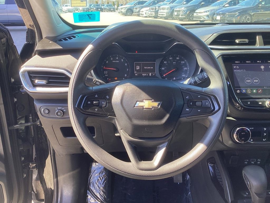 Used 2023 Chevrolet TrailBlazer LT w/ Convenience Package FWD image 16