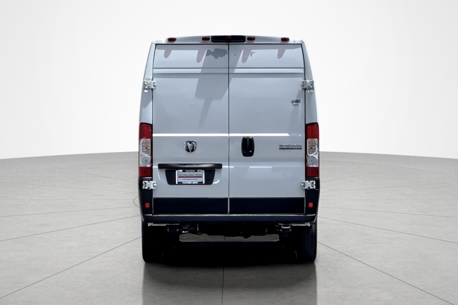 Used 2025 RAM ProMaster 2500 w/ Convenience Group FWD image 4