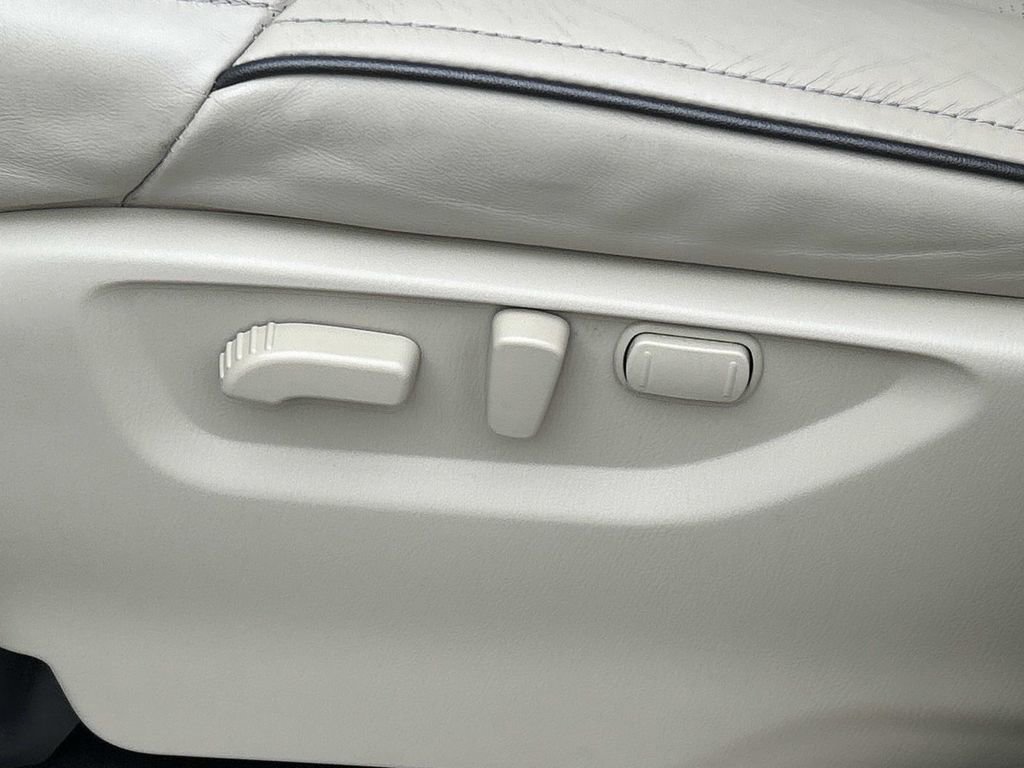 Used 2024 INFINITI QX80 Sensory image 17