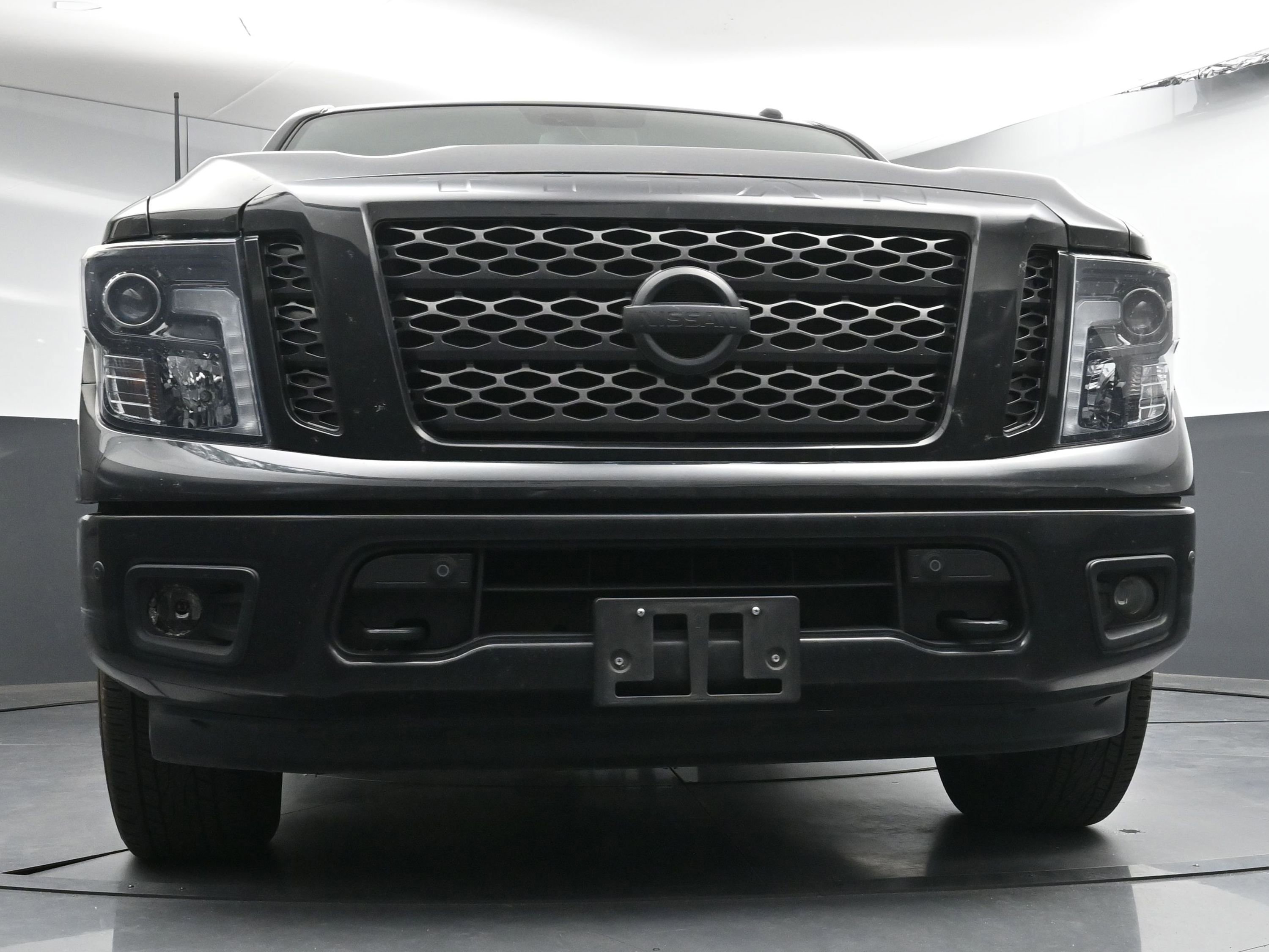 Used 2019 Nissan Titan SV w/ SV Convenience Package image 22