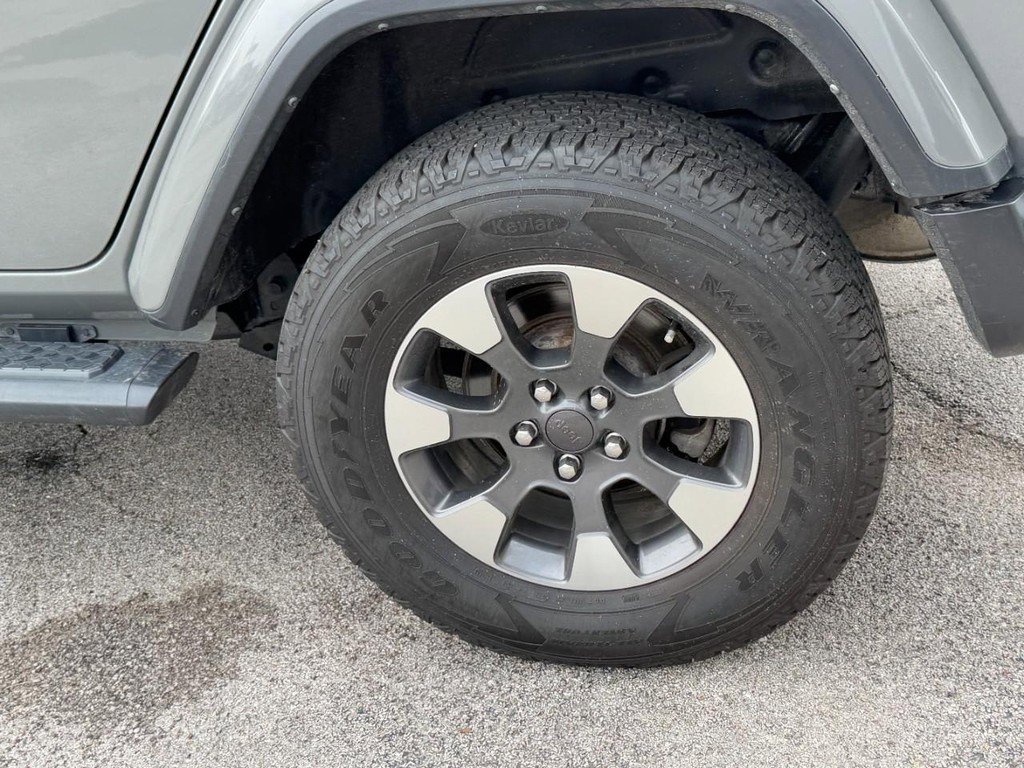 Used 2021 Jeep Wrangler Unlimited Sahara w/ Uconnect 4C Nav & Sound Group image 5