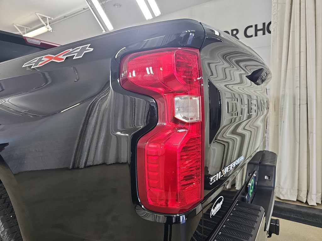 Certified 2024 Chevrolet Silverado 1500 LT AWD/4WD image 39
