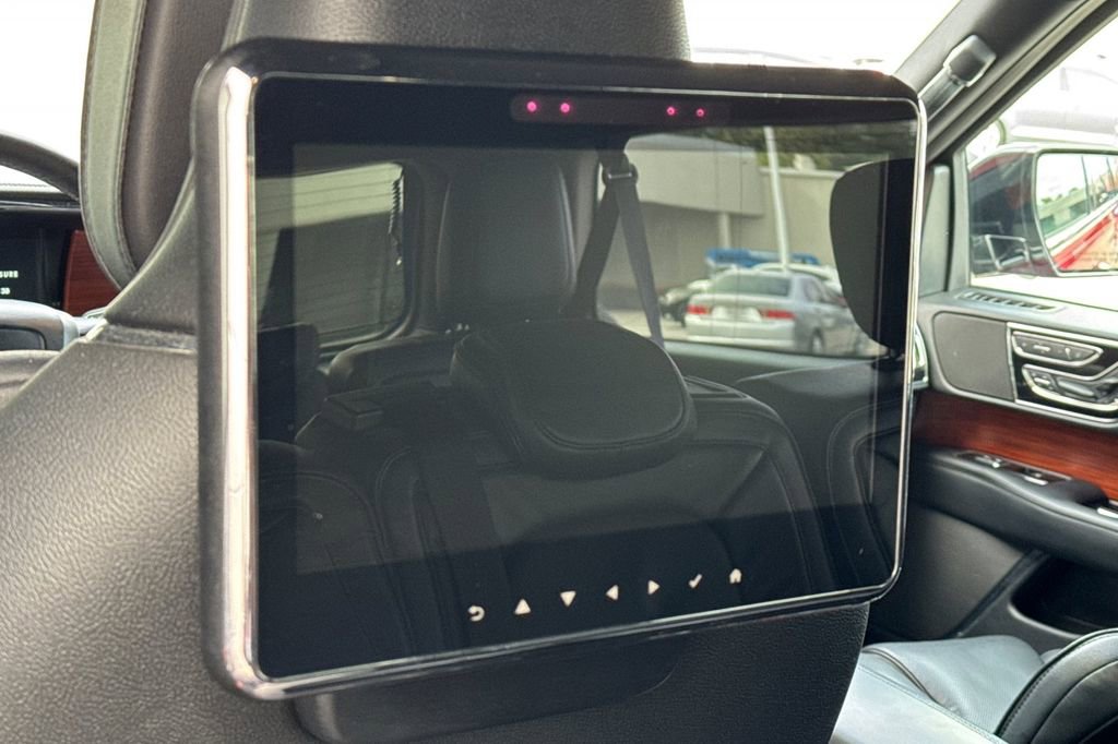 Used 2018 Lincoln Navigator L Reserve w/ Technology Package AWD/4WD image 18