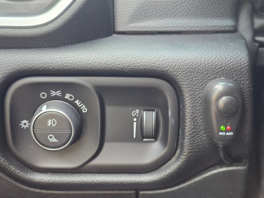 Used 2020 RAM 1500 Big Horn AWD/4WD image 26