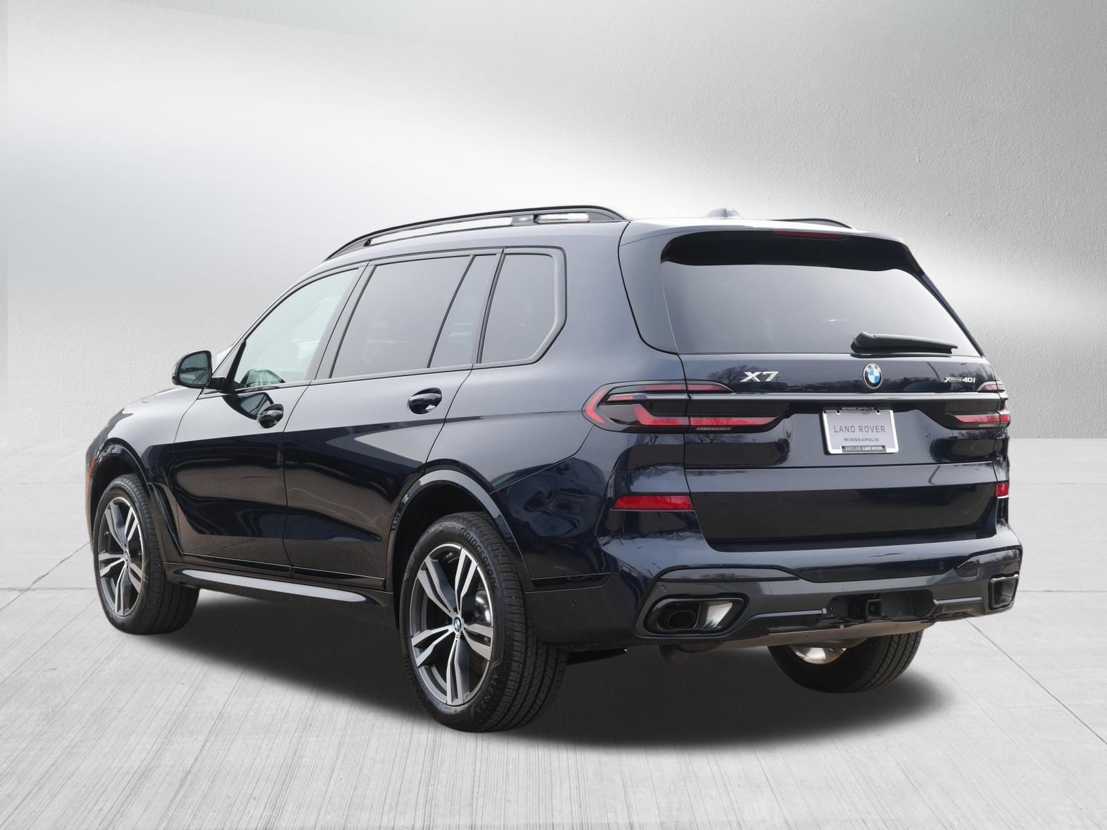 Used 2026 BMW X7 xDrive40i AWD/4WD image 3