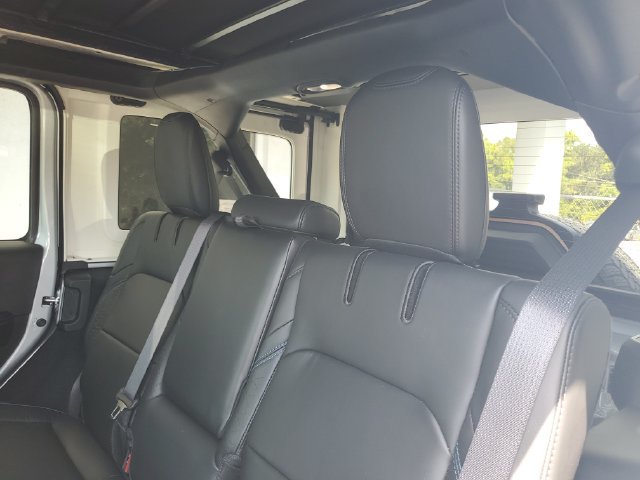 Used 2024 Jeep Wrangler High Altitude AWD/4WD image 30