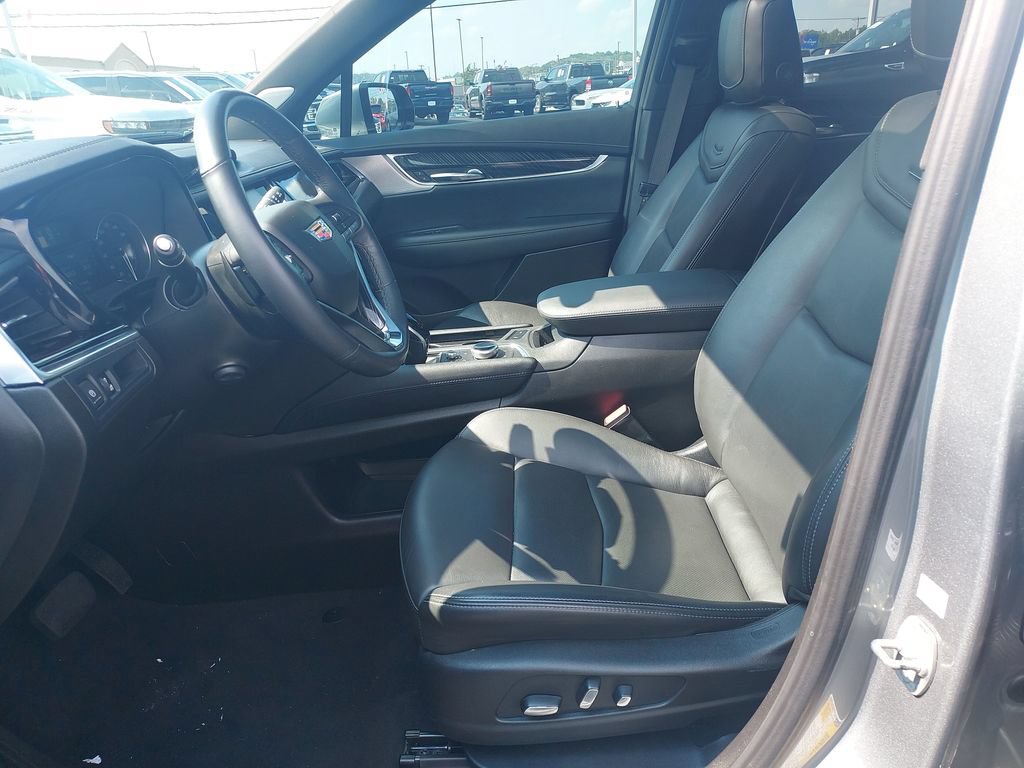 Used 2024 Cadillac XT6 Premium Luxury FWD image 16