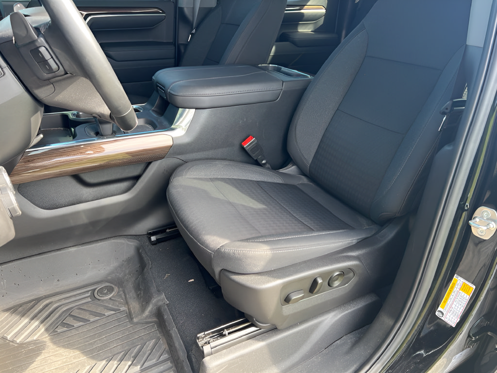 Used 2023 Chevrolet Silverado 1500 RST w/ Convenience Package II AWD/4WD image 14