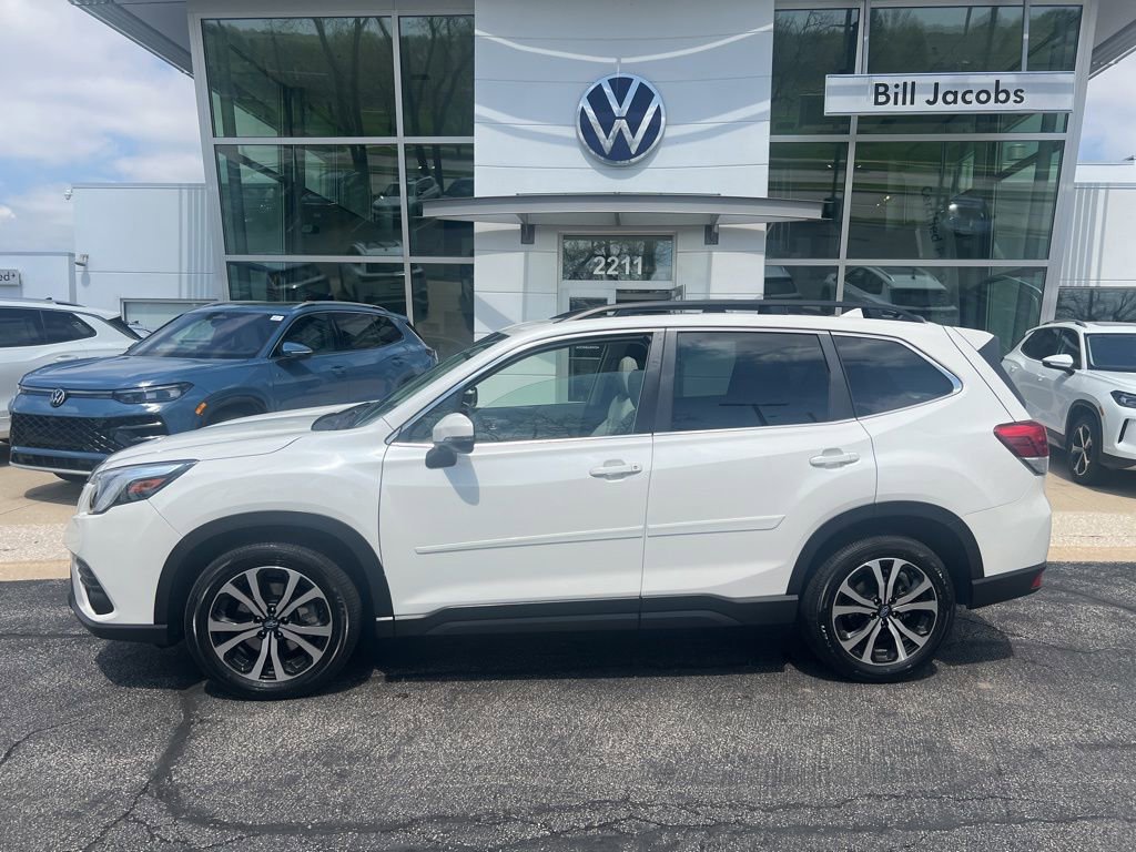Used 2023 Subaru Forester Limited AWD/4WD image 3
