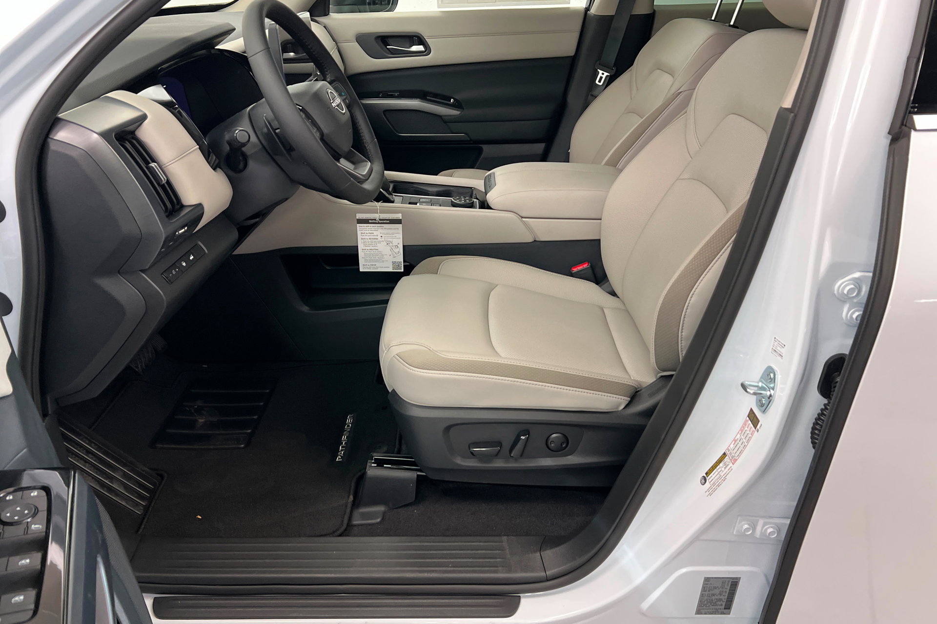 New 2026 Nissan Pathfinder SL image 17