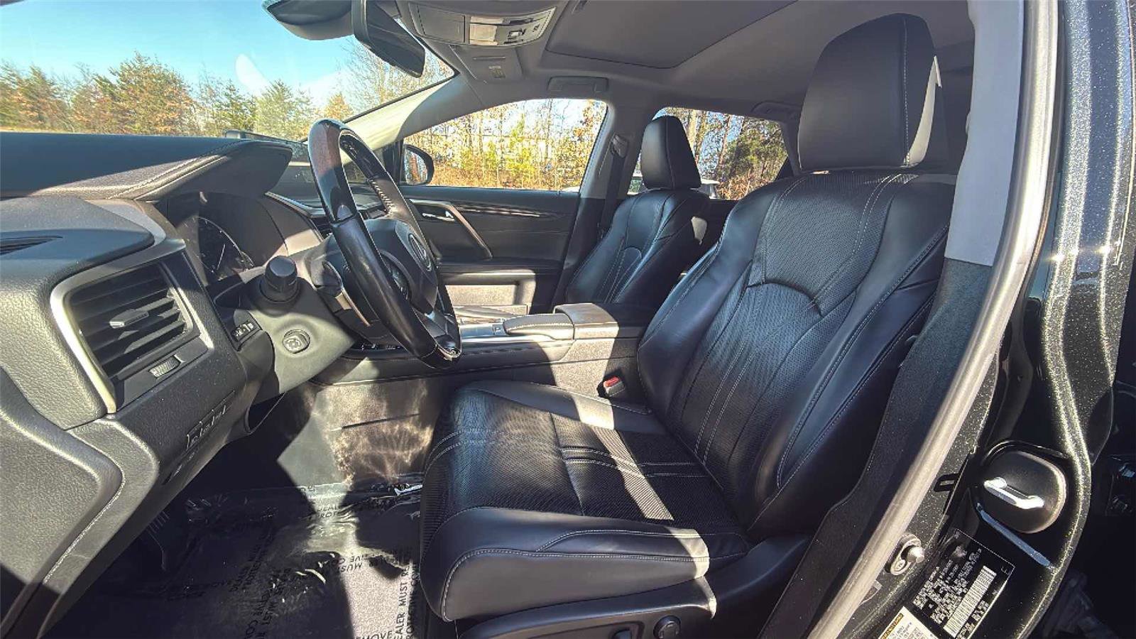 Used 2021 Lexus RX 350L Luxury w/ Accessory Package image 10