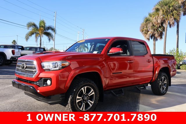 Used 2016 Toyota Tacoma TRD Sport image 4